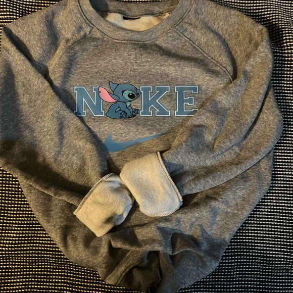 Custom sweater - Picture 3 of 3